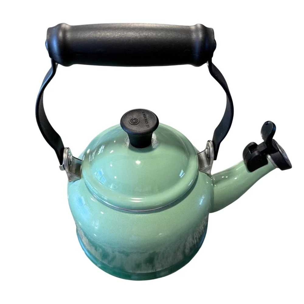 Le Creuset Whistling Tea Kettle Green Enamel on Steel‎ Classic 1.7 Qt Q3101-17